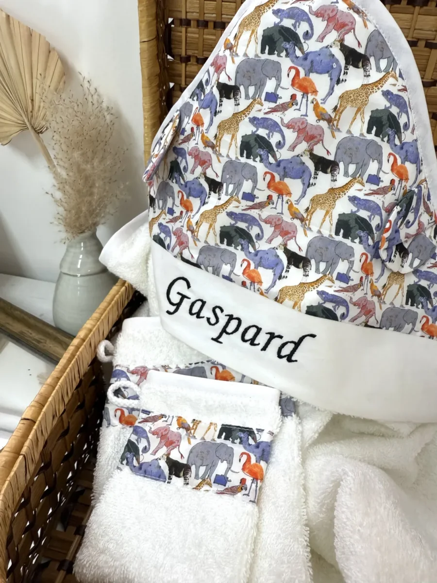 Cape de bain bébé brodée tissu zoo