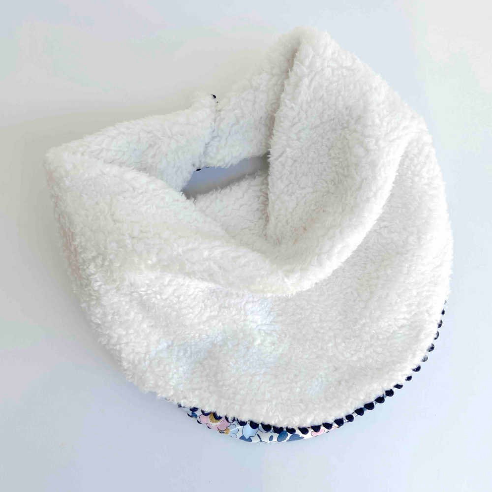 Foulard enfant version mouton blanc