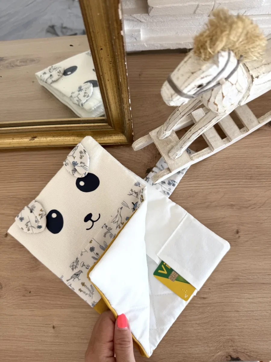 Protège carnet de santé personnalisé interieur