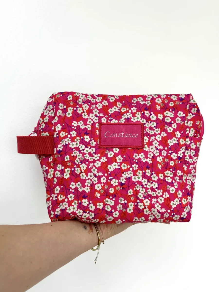 Trousse de toilette matelassée liberty grand format rouge brodée