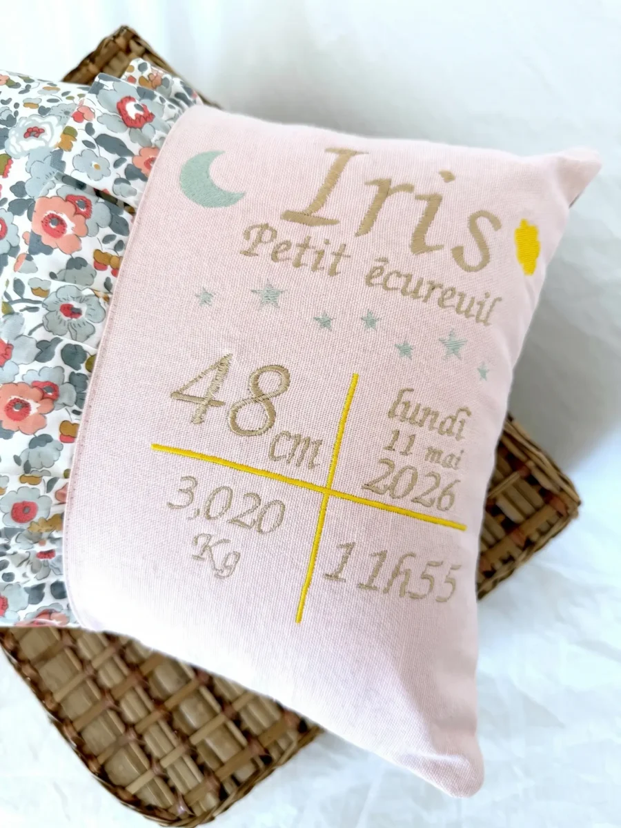 Coussin naissance liberty brodé prénom, date, poids, taille, heure